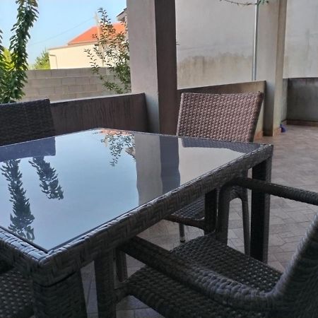 Apartman Kristina Sa Dvije Sobe Биоград на Мору Екстериор снимка
