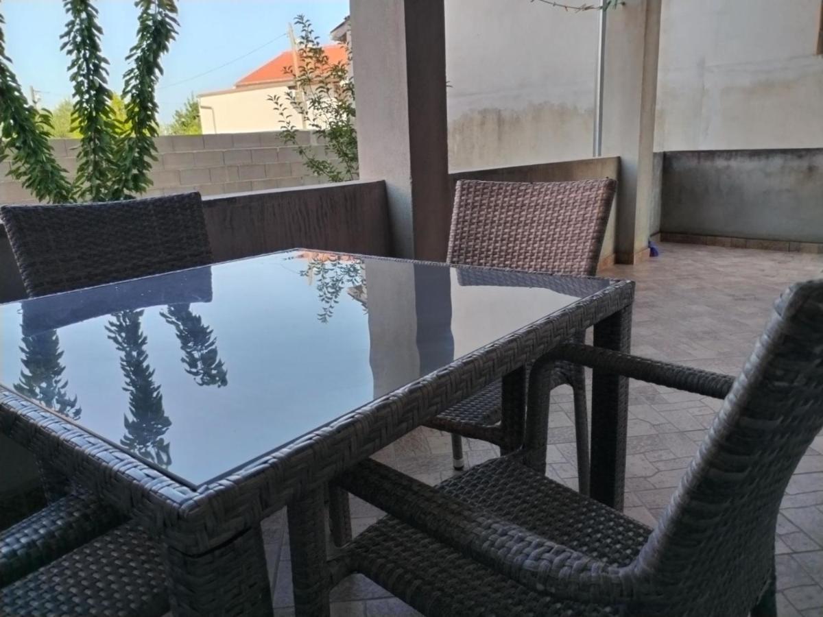 Apartman Kristina Sa Dvije Sobe Биоград на Мору Екстериор снимка