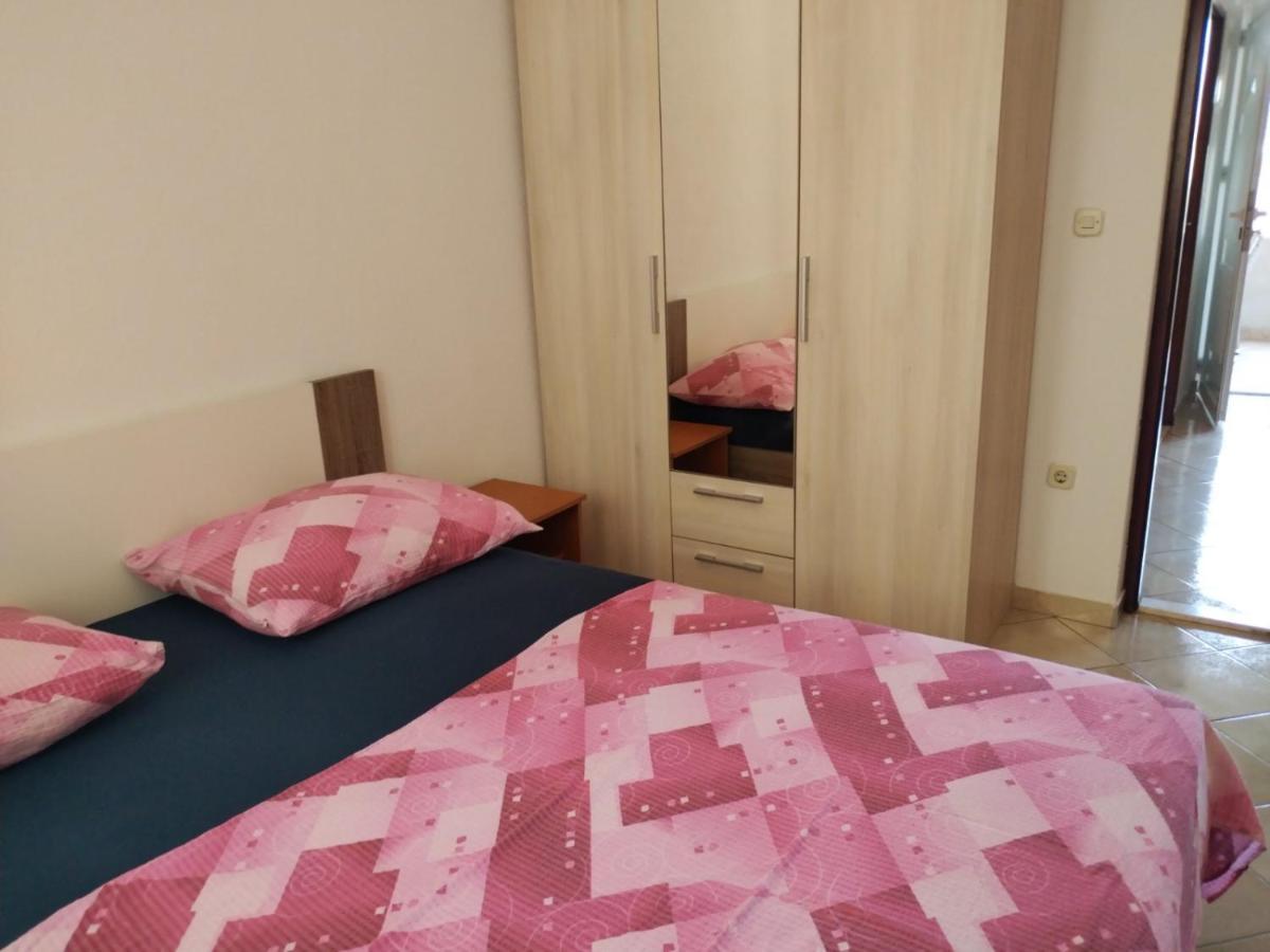 Apartman Kristina Sa Dvije Sobe Биоград на Мору Екстериор снимка