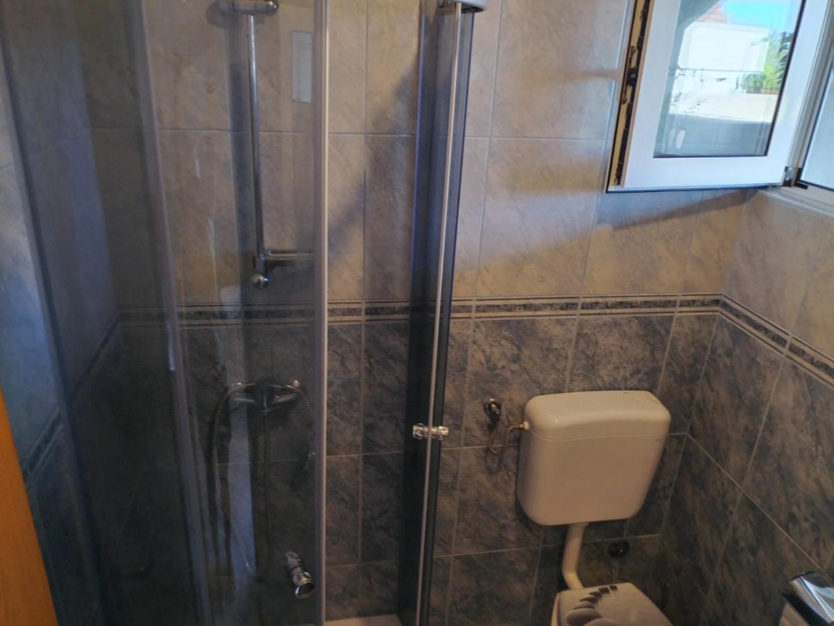 Apartman Kristina Sa Dvije Sobe Биоград на Мору Екстериор снимка